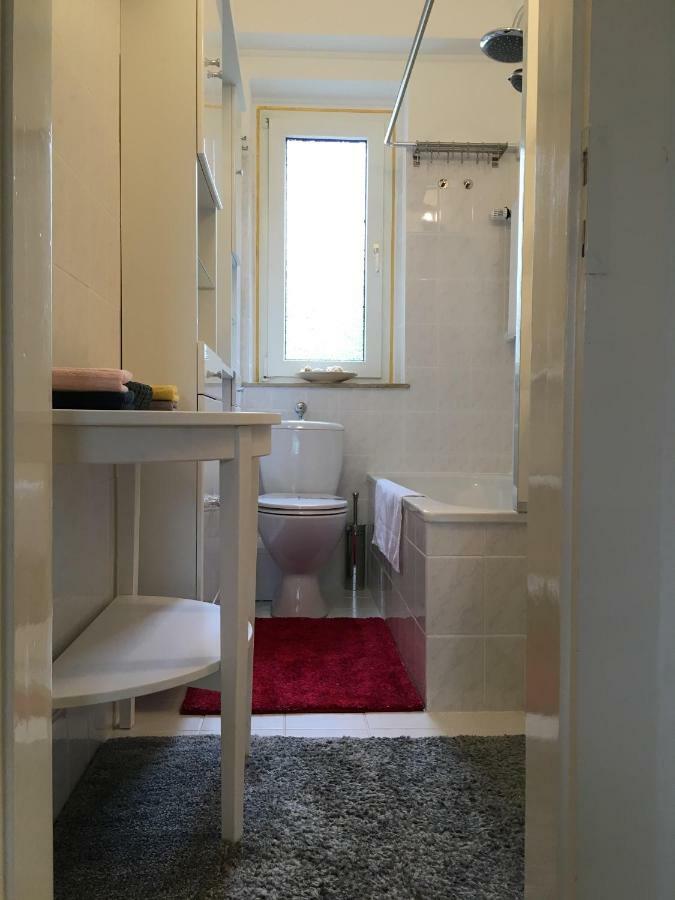 E&m Apartment *